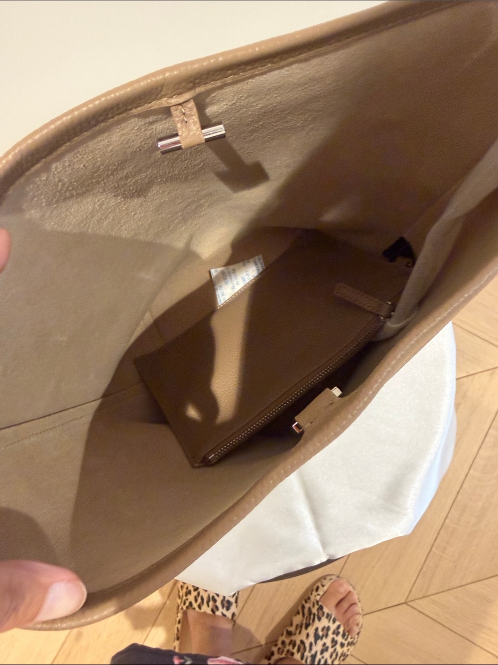 Classic Structured Women’s Tote Bag in Brown - Picture 4 of 12